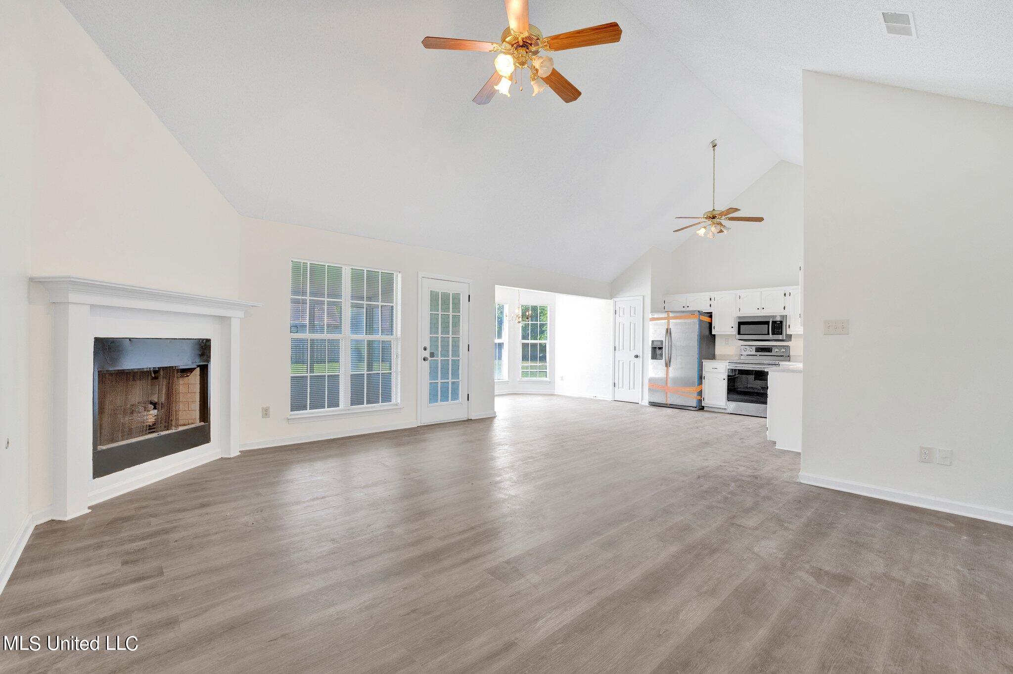 9181 Waterpointe Cove