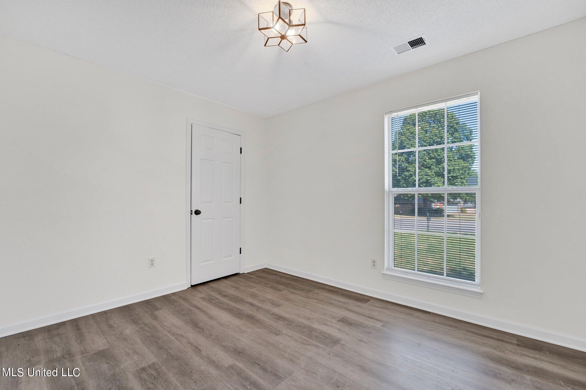 9181 Waterpointe Cove