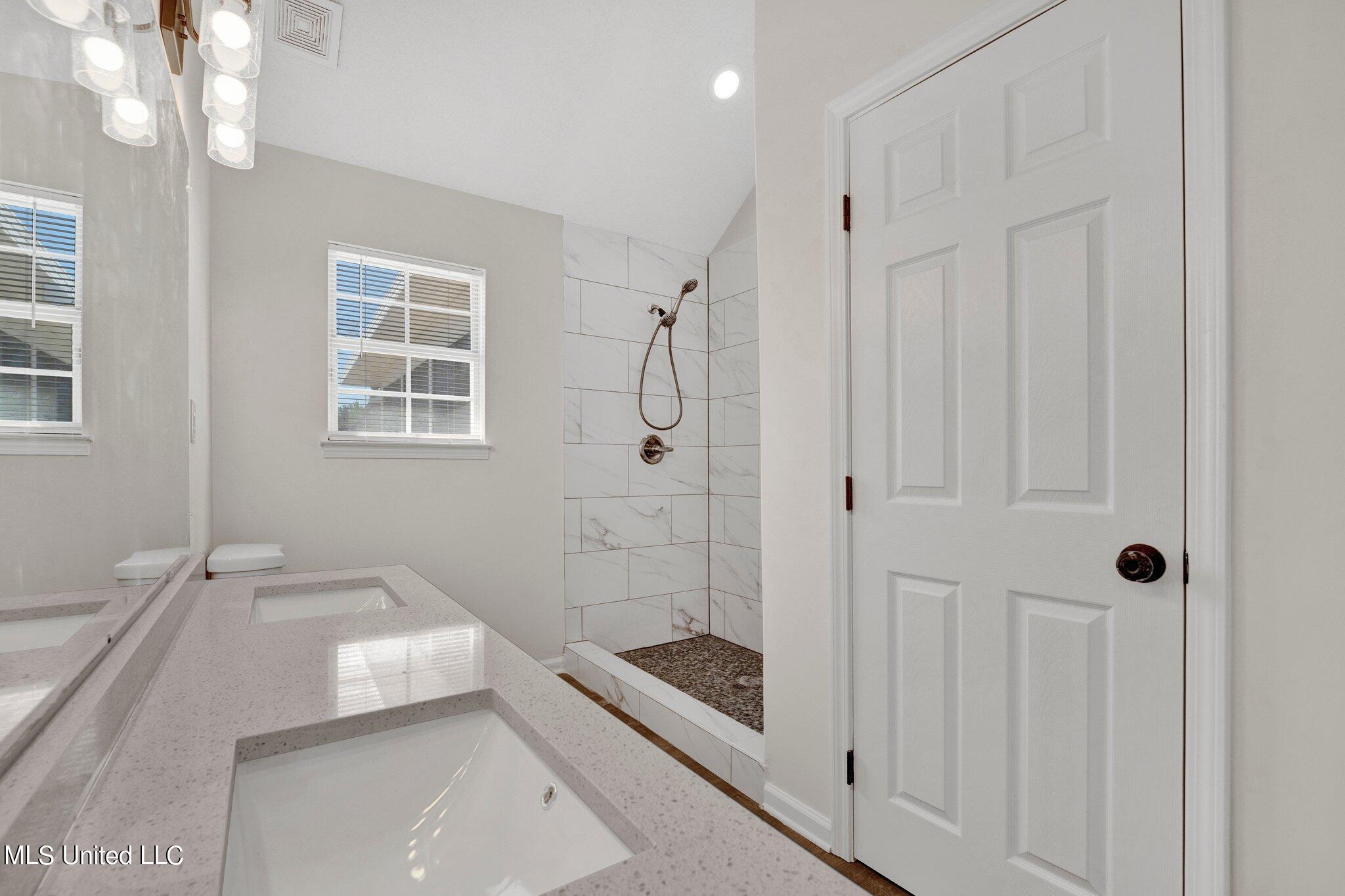 9181 Waterpointe Cove