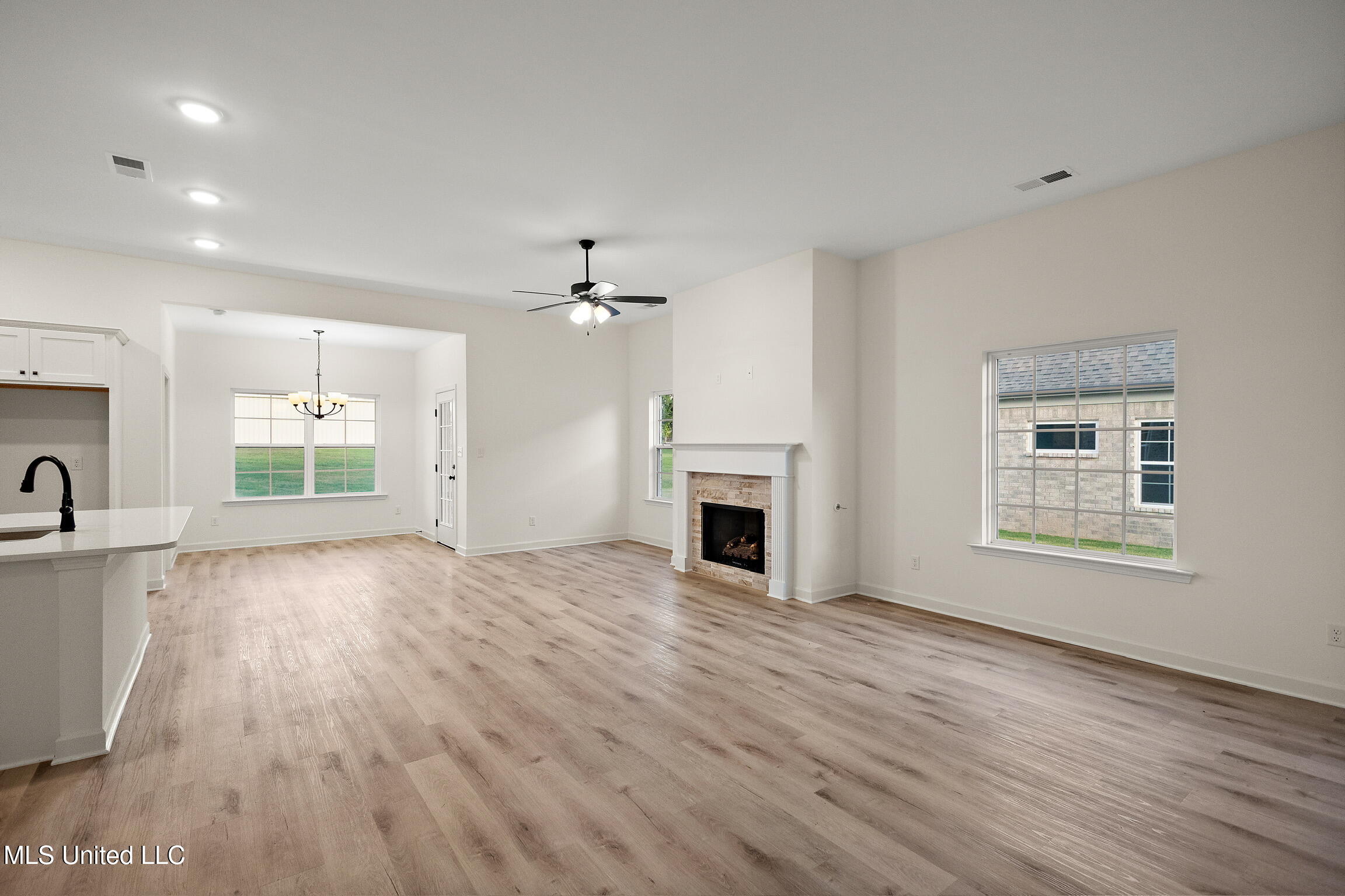 6464 Chloe Way