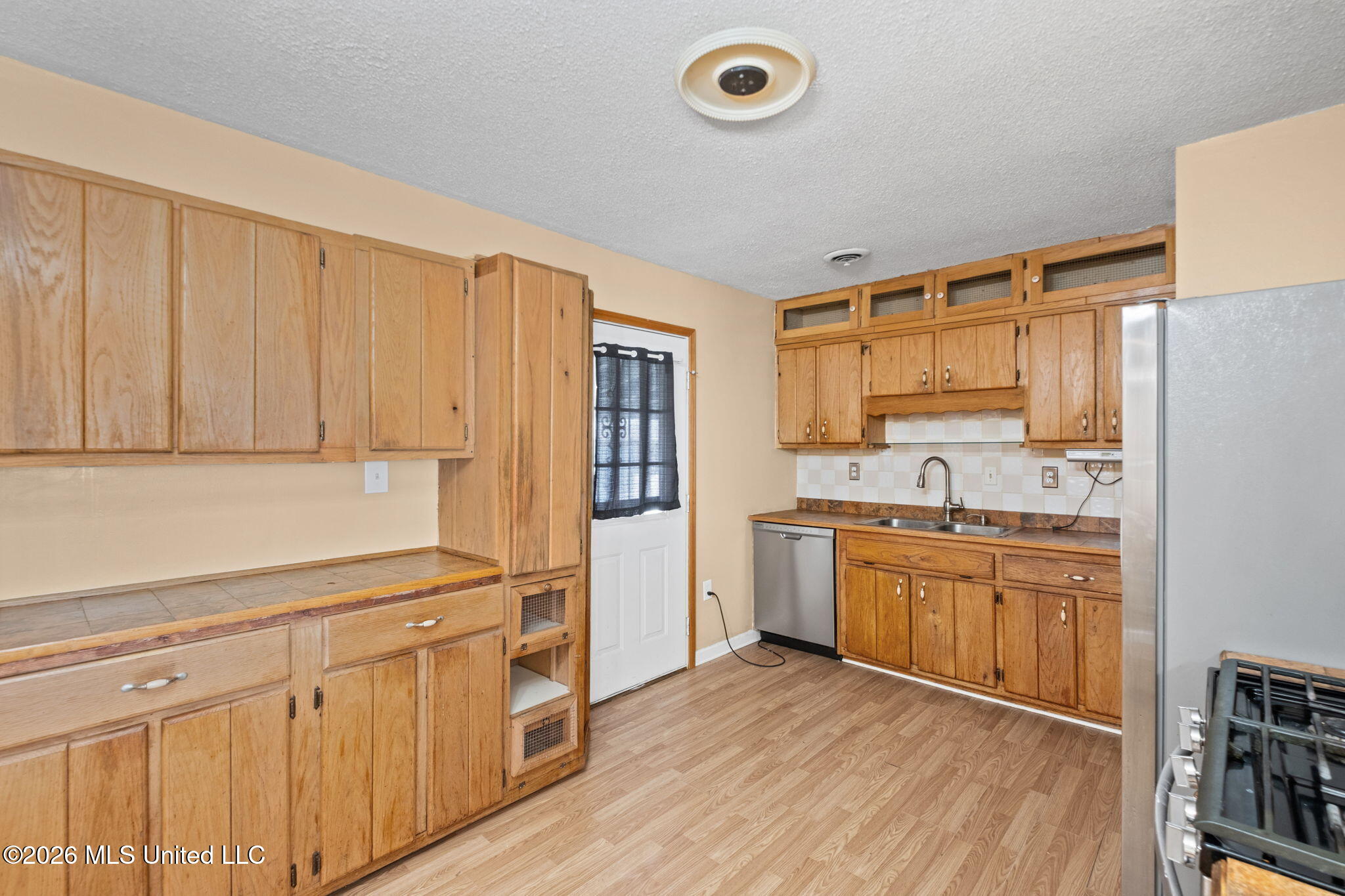 2630 Hillcrest Cove