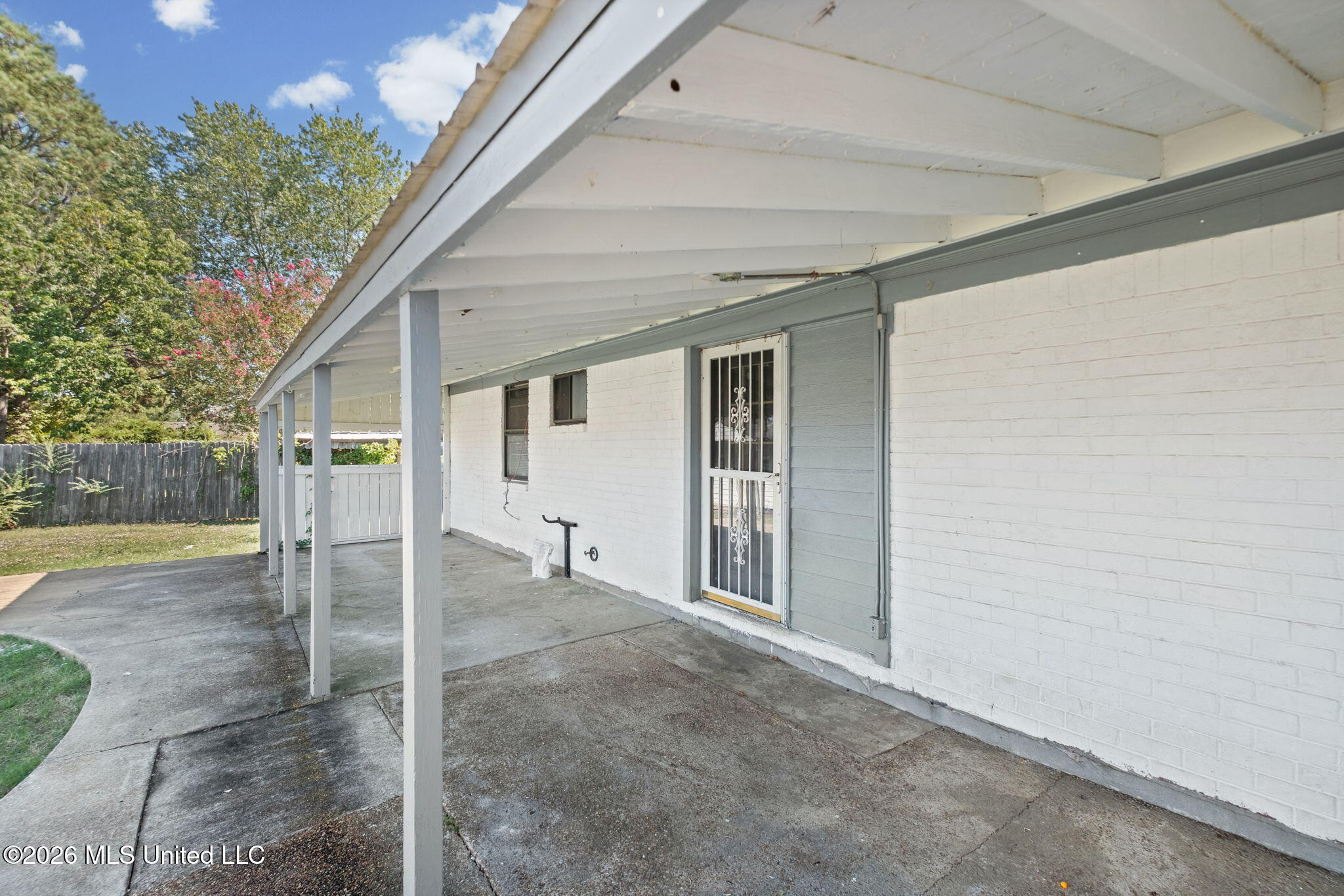 2630 Hillcrest Cove