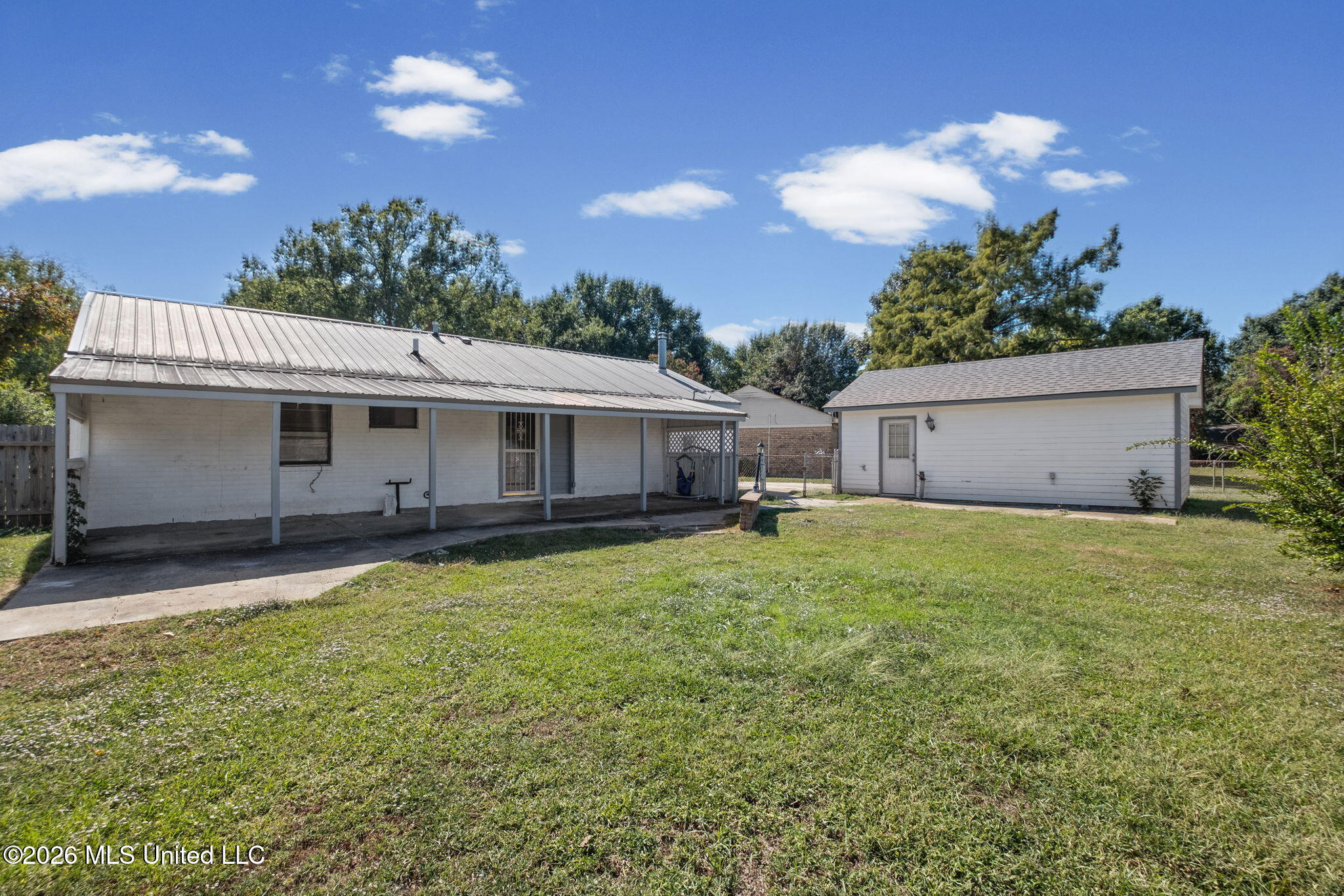 2630 Hillcrest Cove