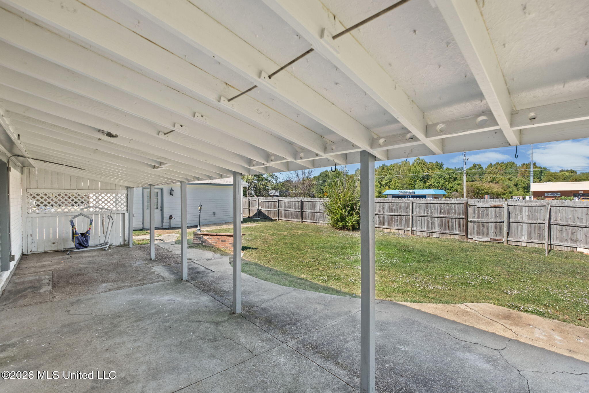2630 Hillcrest Cove