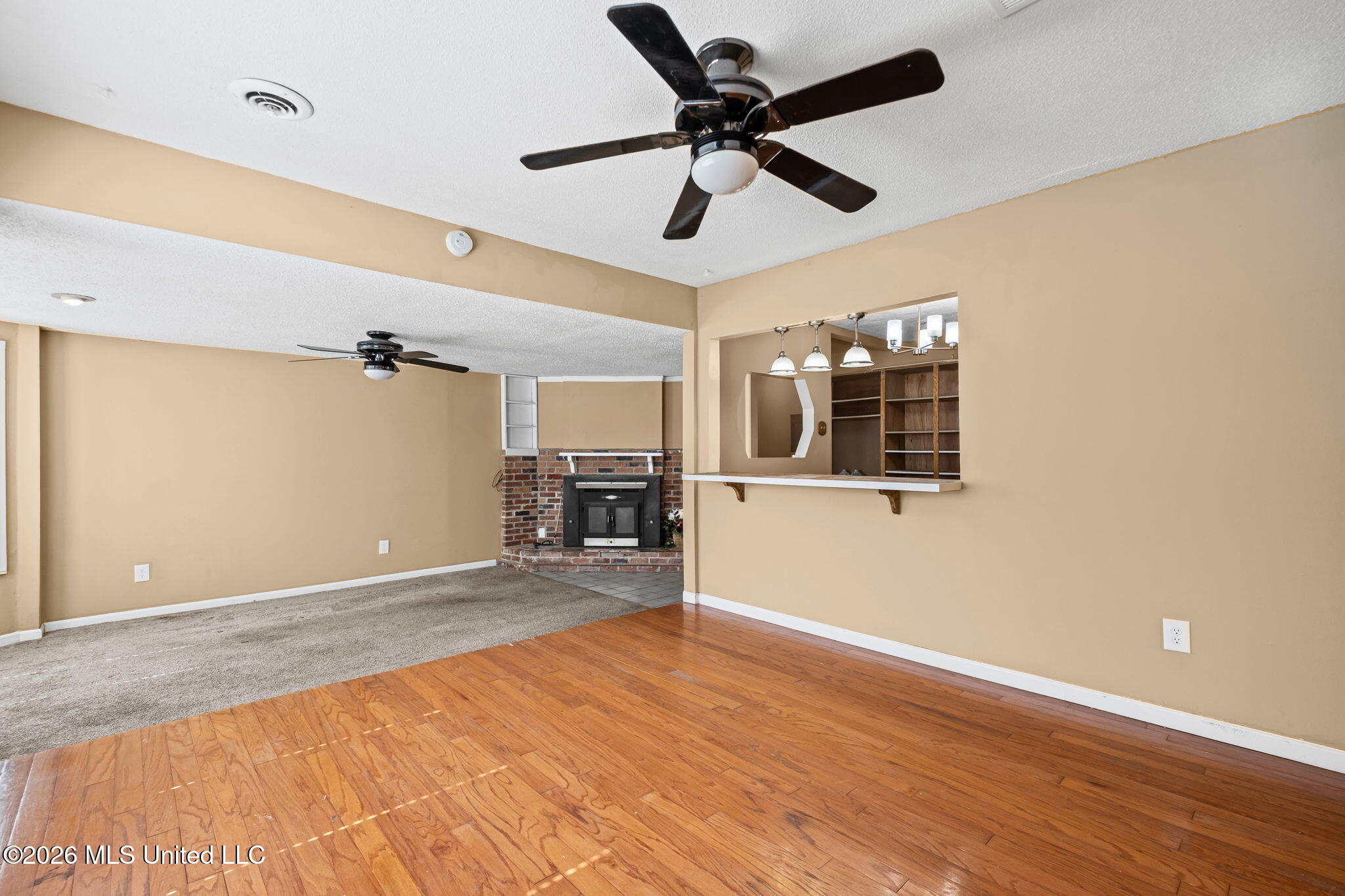 2630 Hillcrest Cove