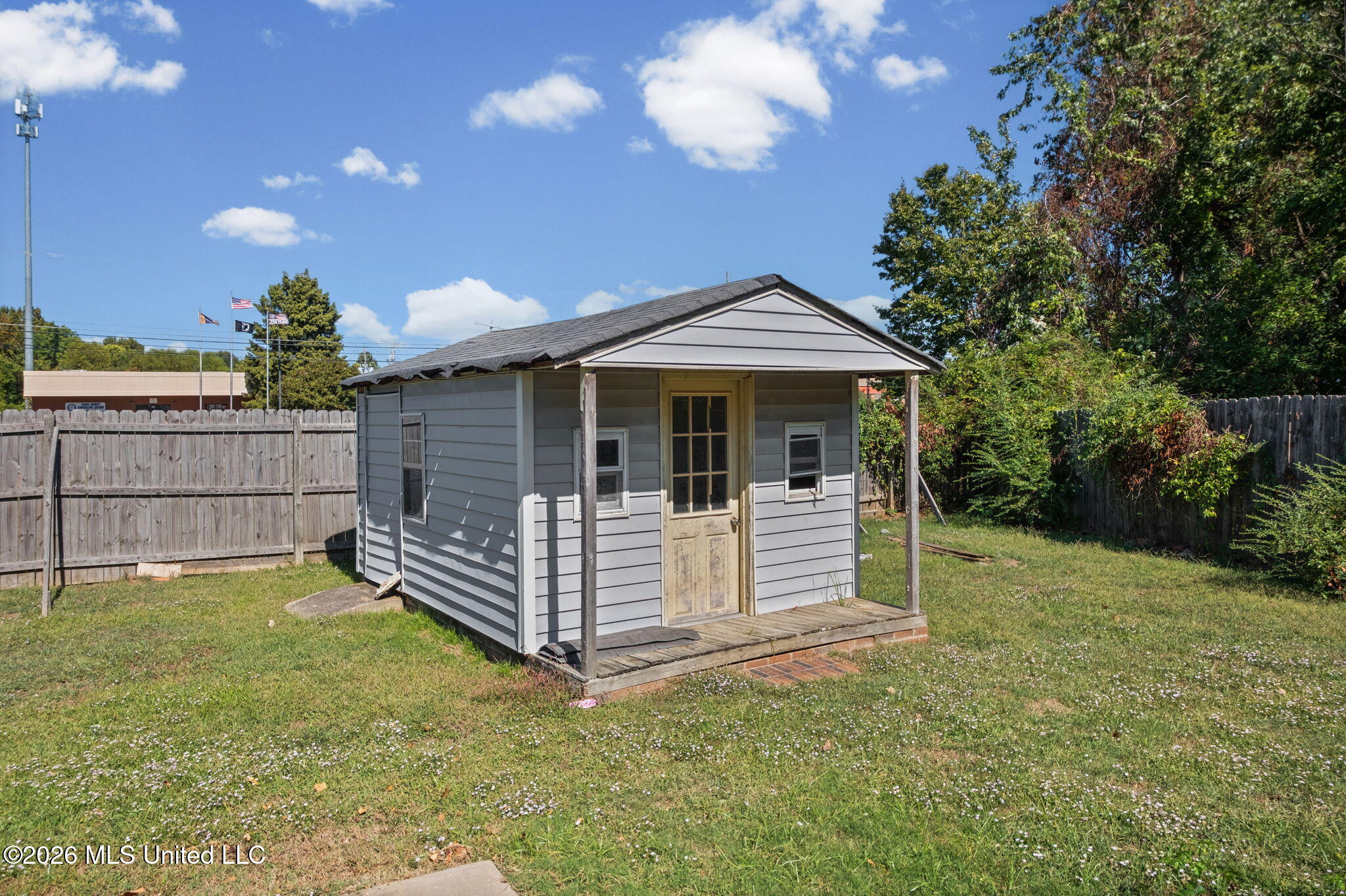 2630 Hillcrest Cove