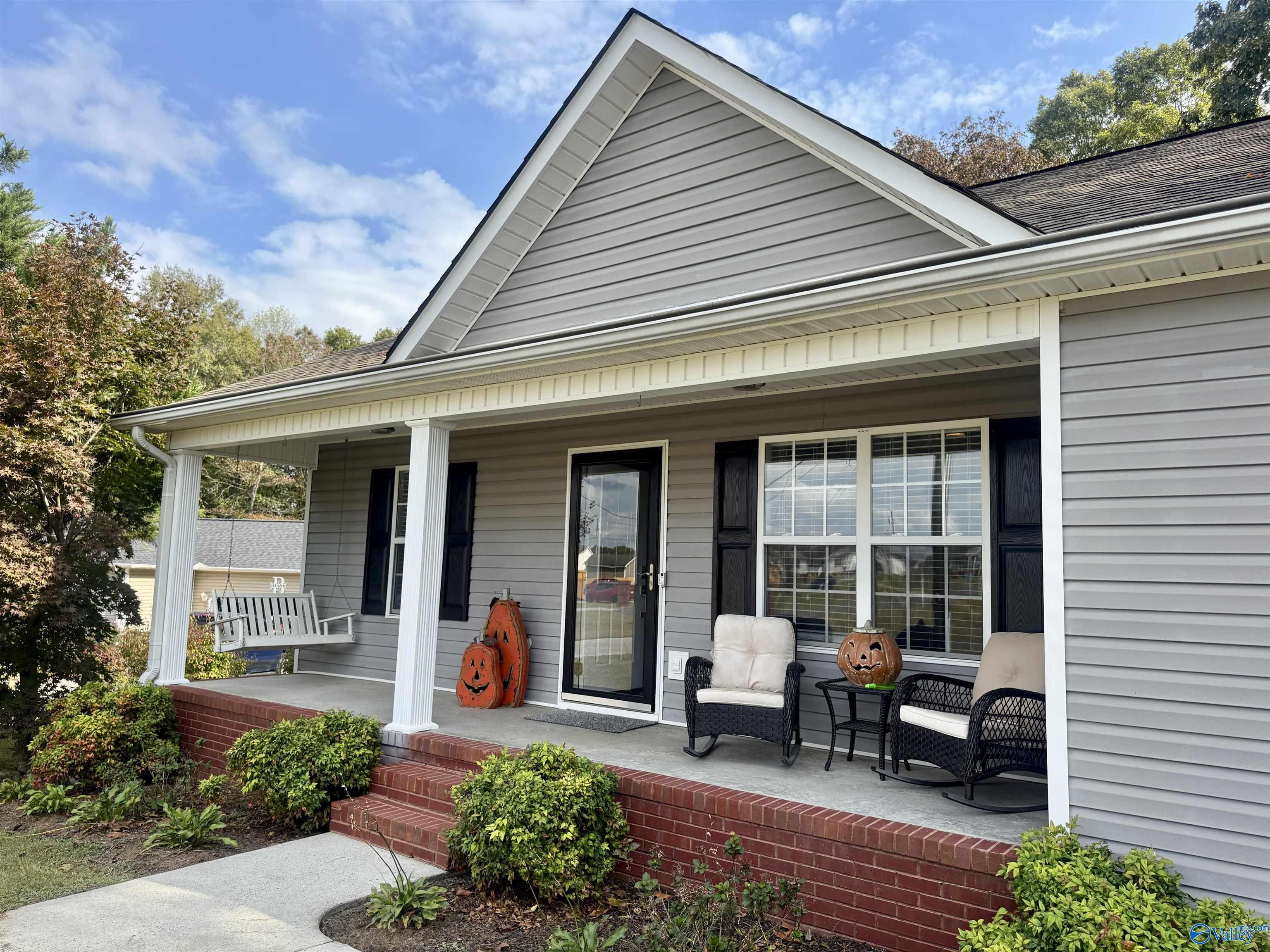 77 Temple Crossing, Arab