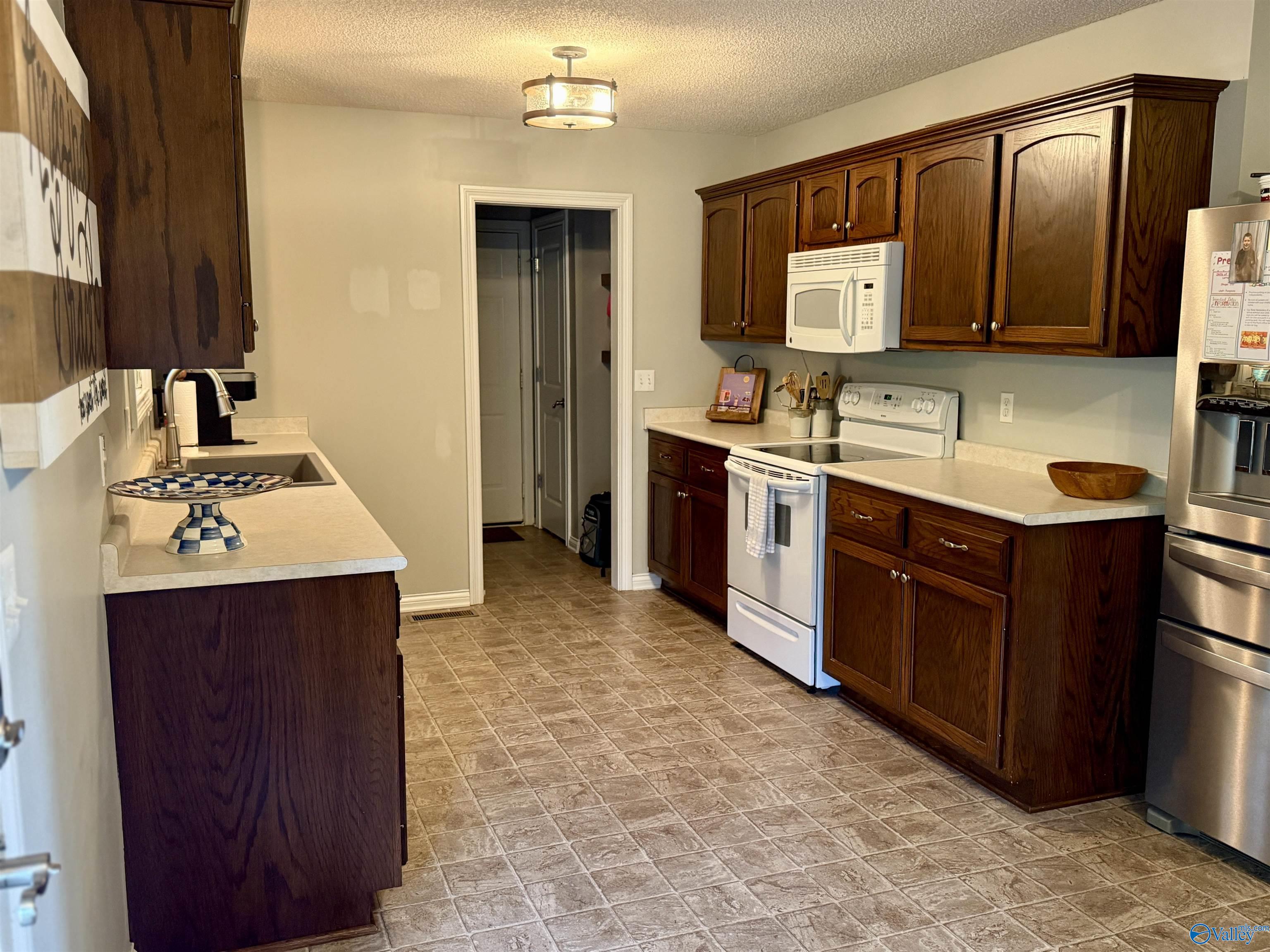 77 Temple Crossing, Arab