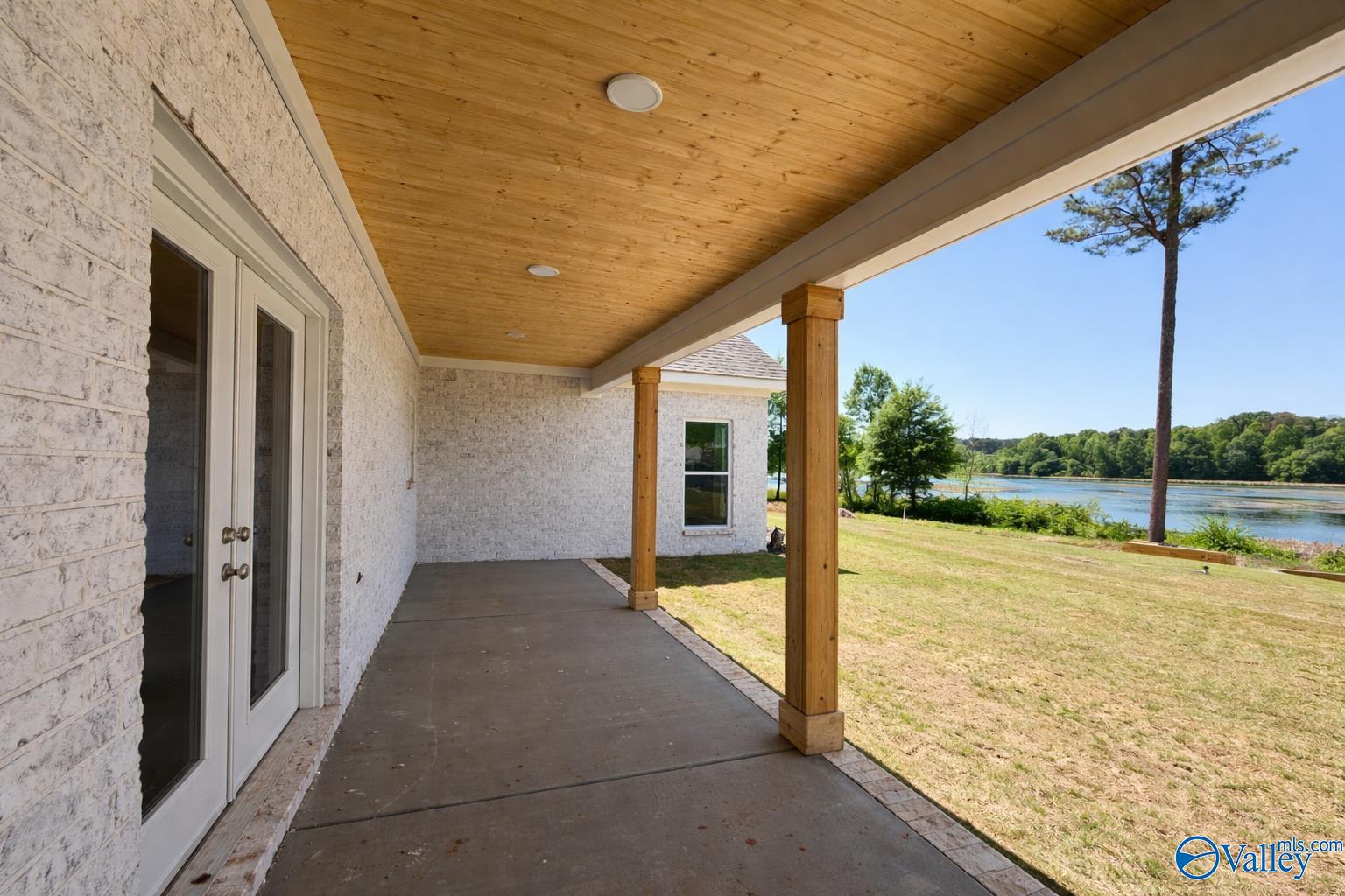 372 Lake Creek Drive