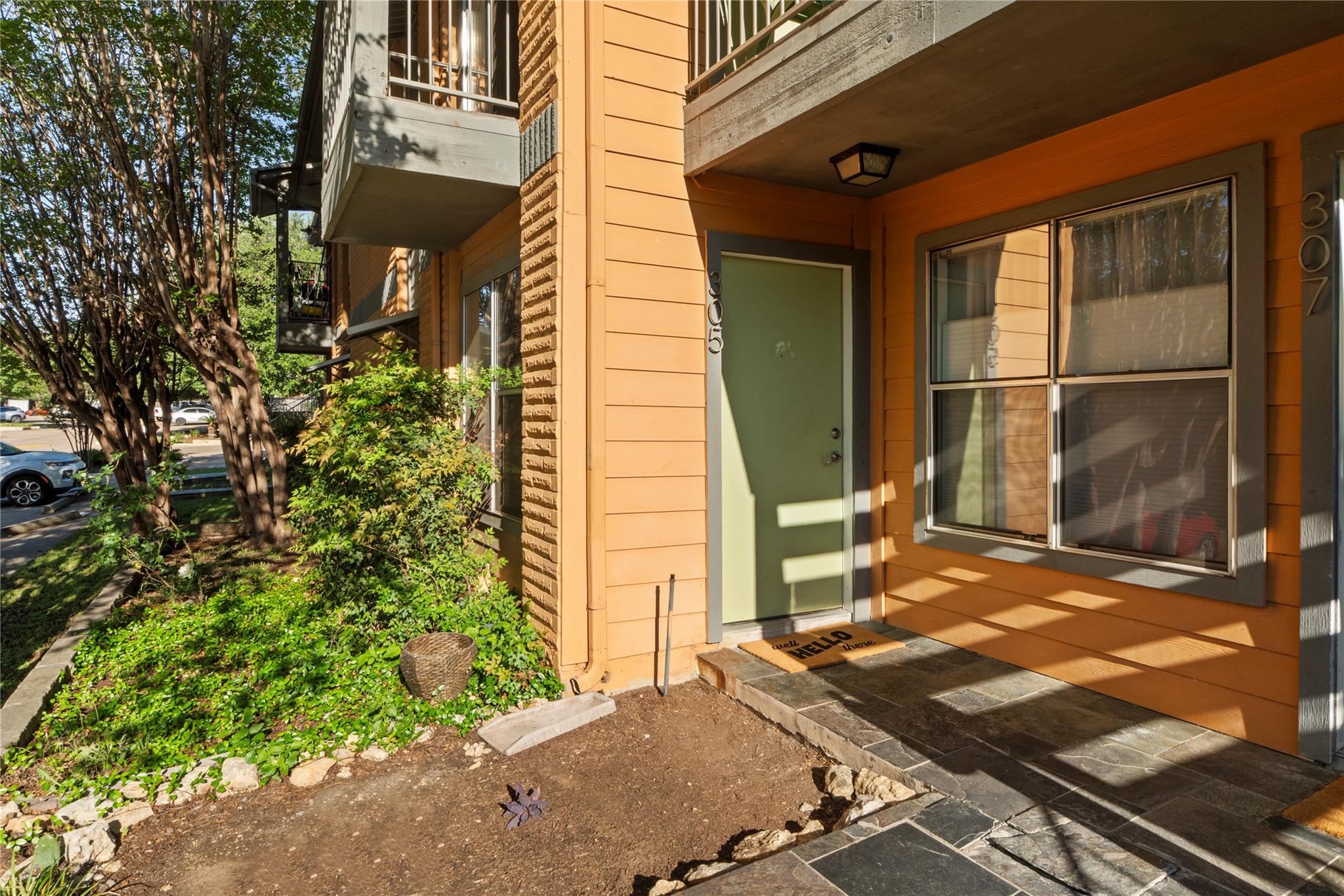 3204 Menchaca RD # 305