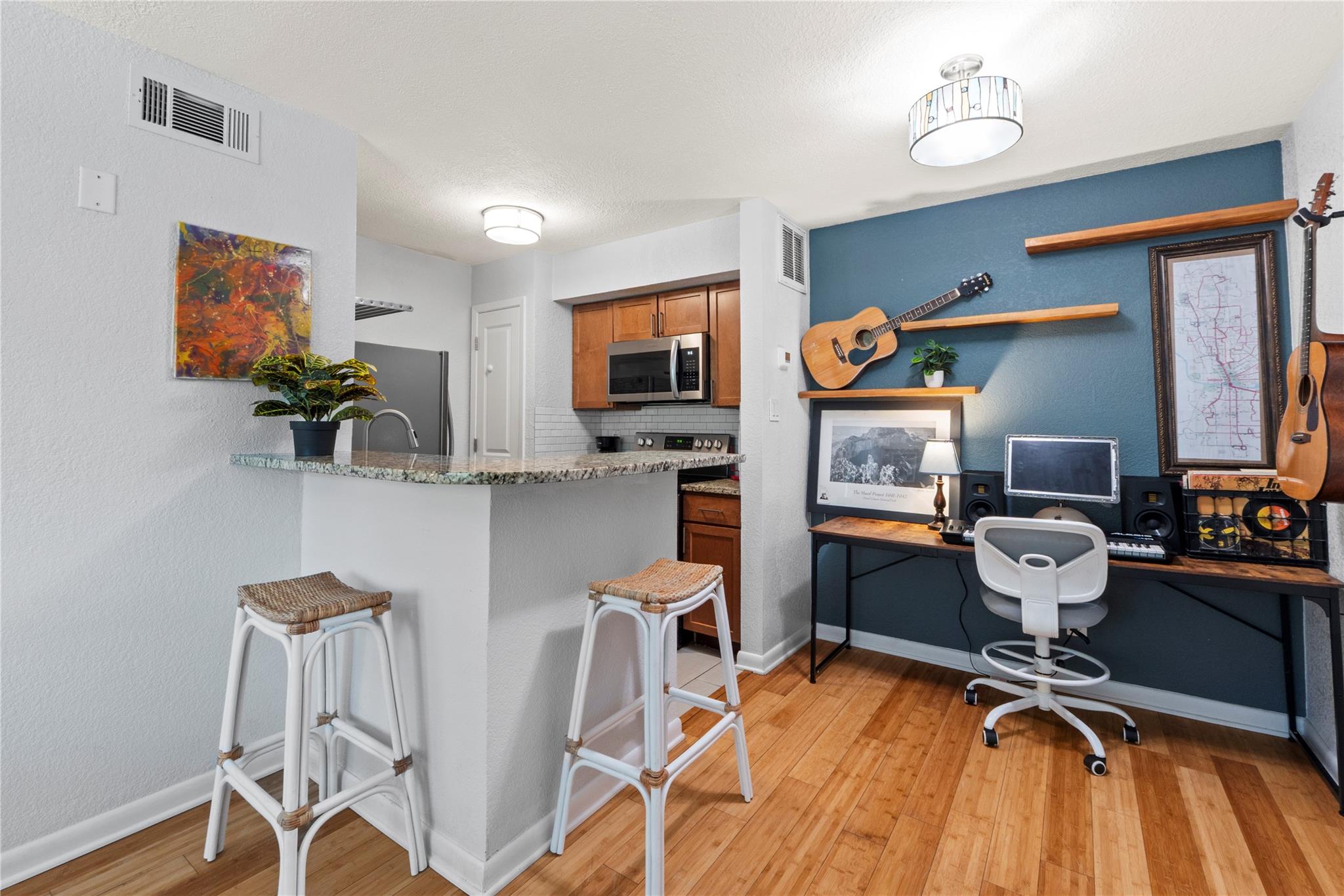 3204 Menchaca RD # 305