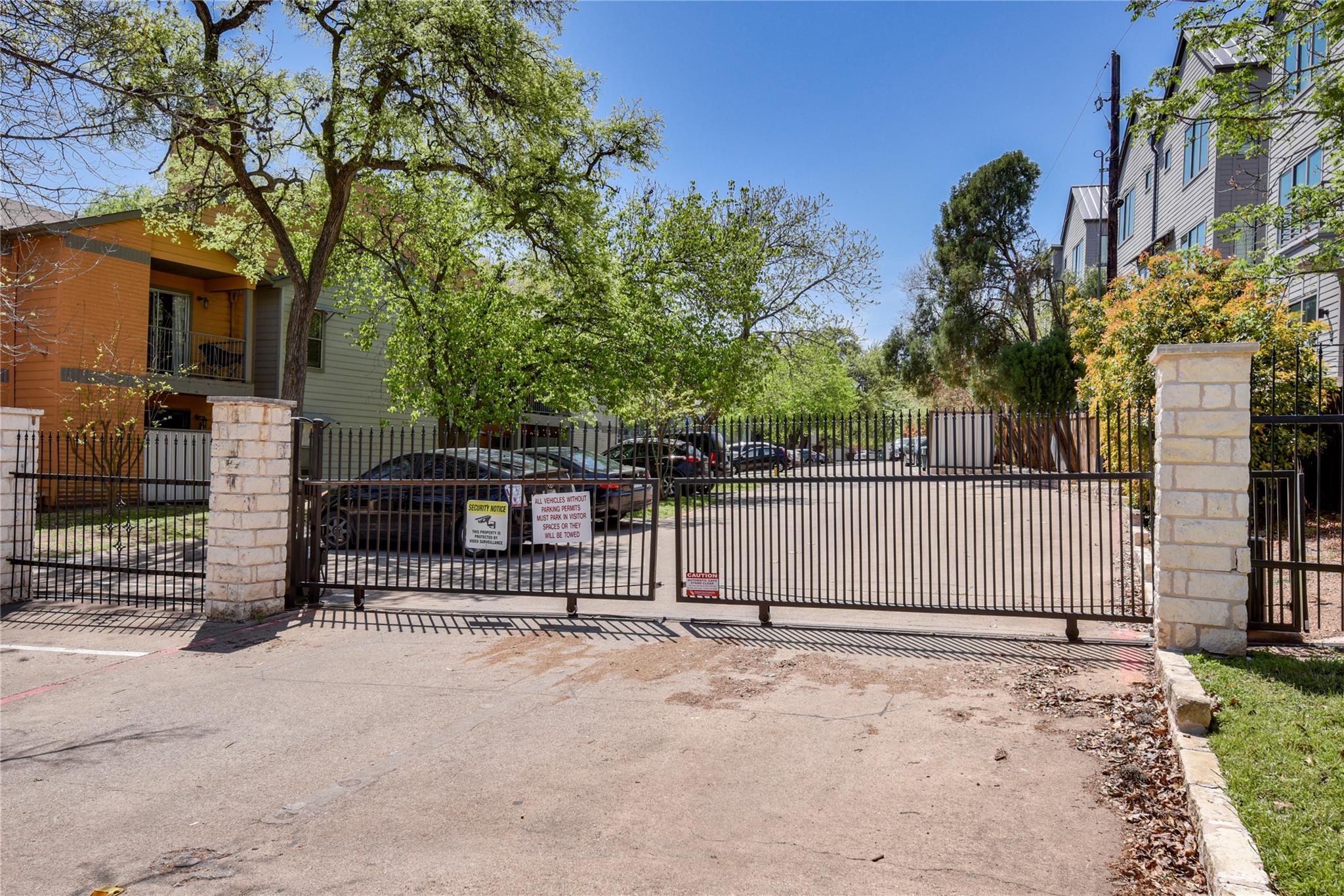 3204 Menchaca RD # 305