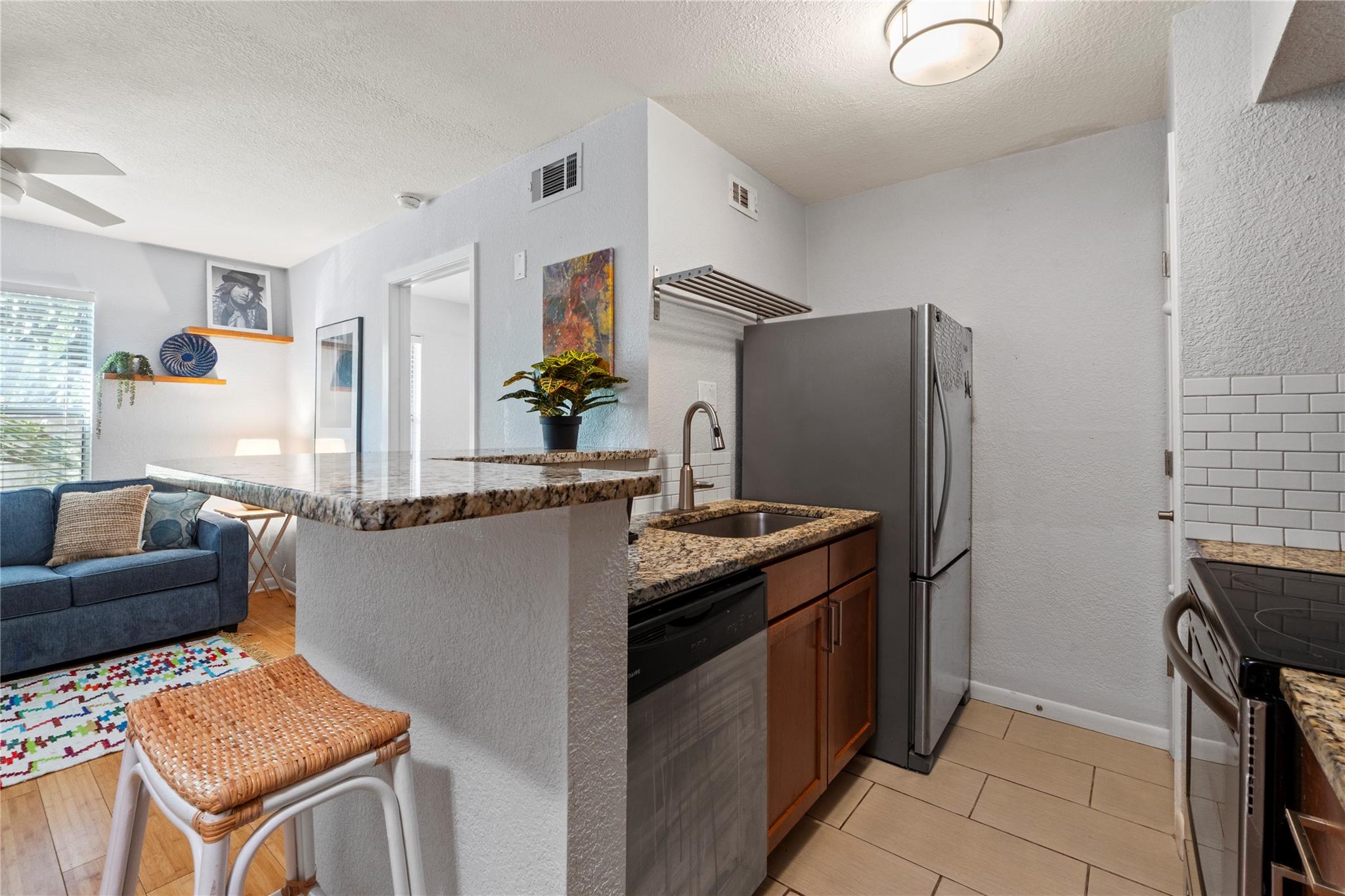 3204 Menchaca RD # 305