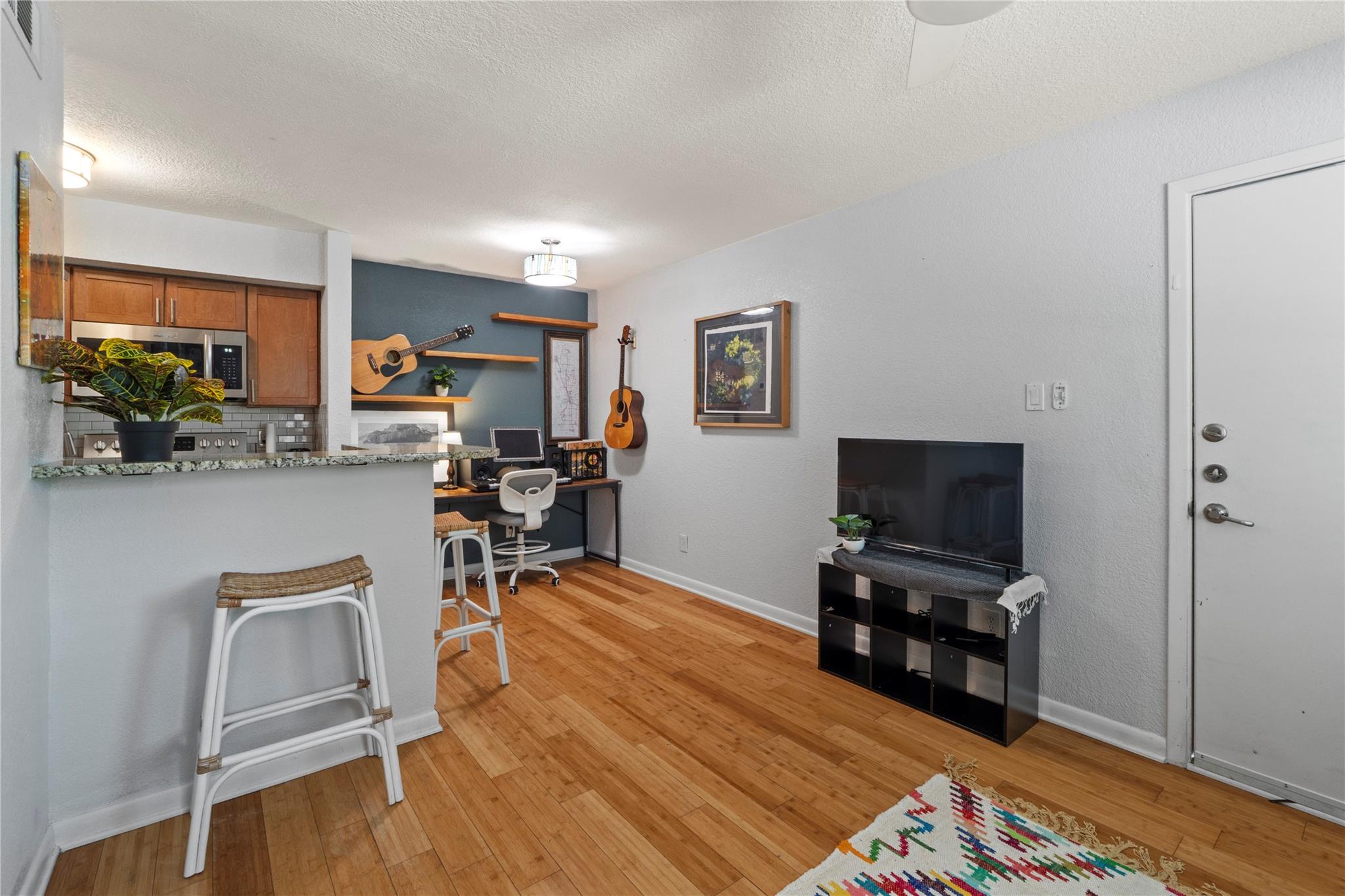 3204 Menchaca RD # 305