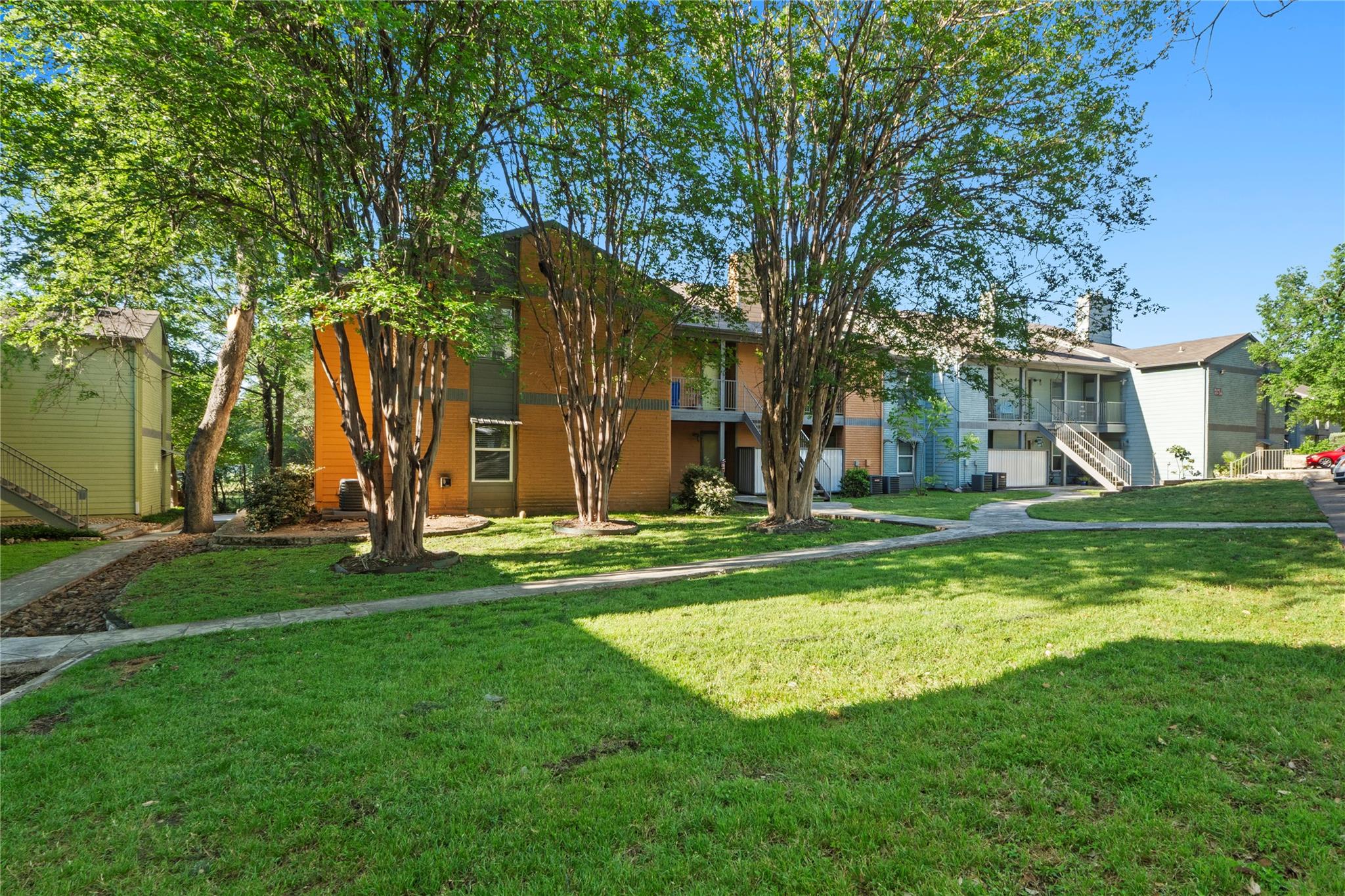 3204 Menchaca RD # 305