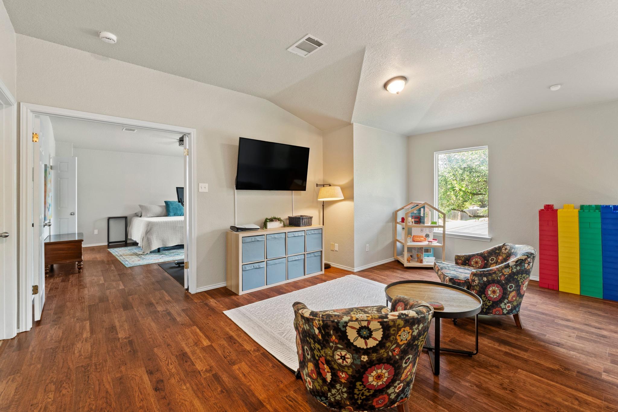4008 Licorice LN