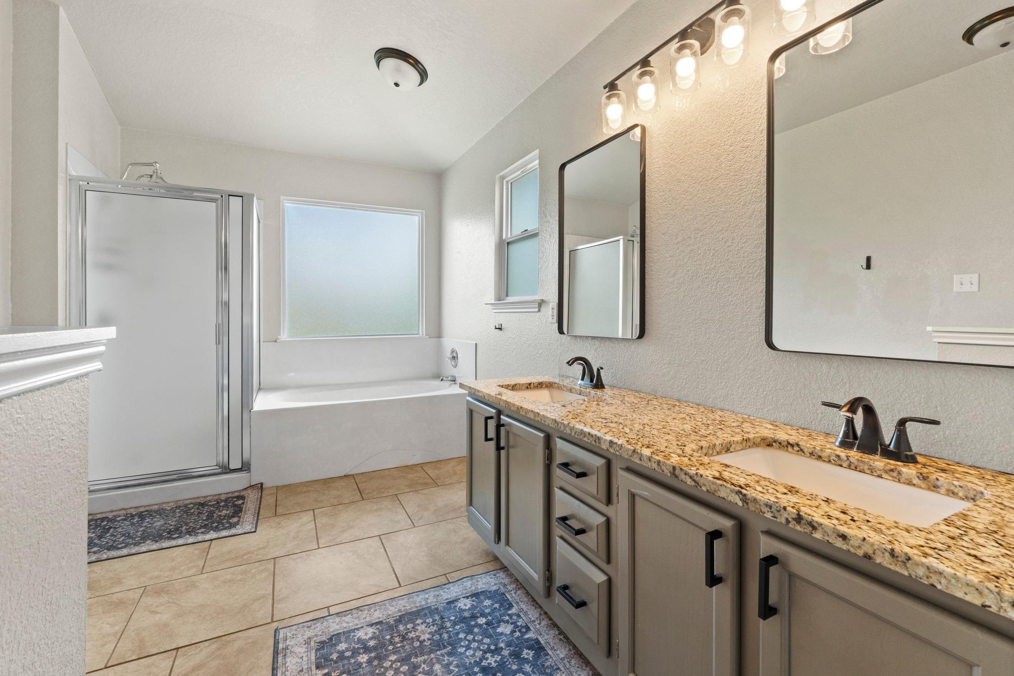 4008 Licorice LN
