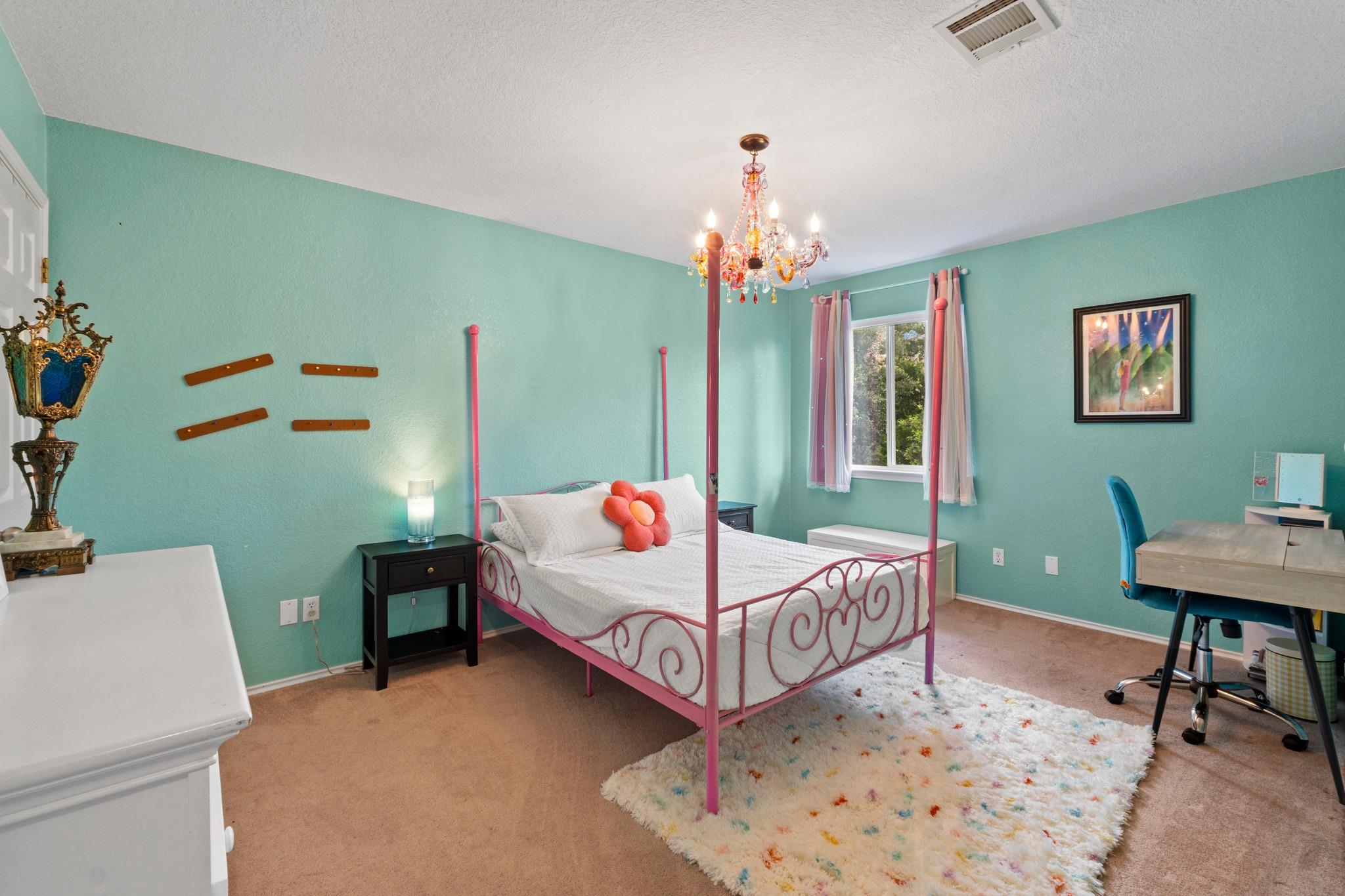 4008 Licorice LN