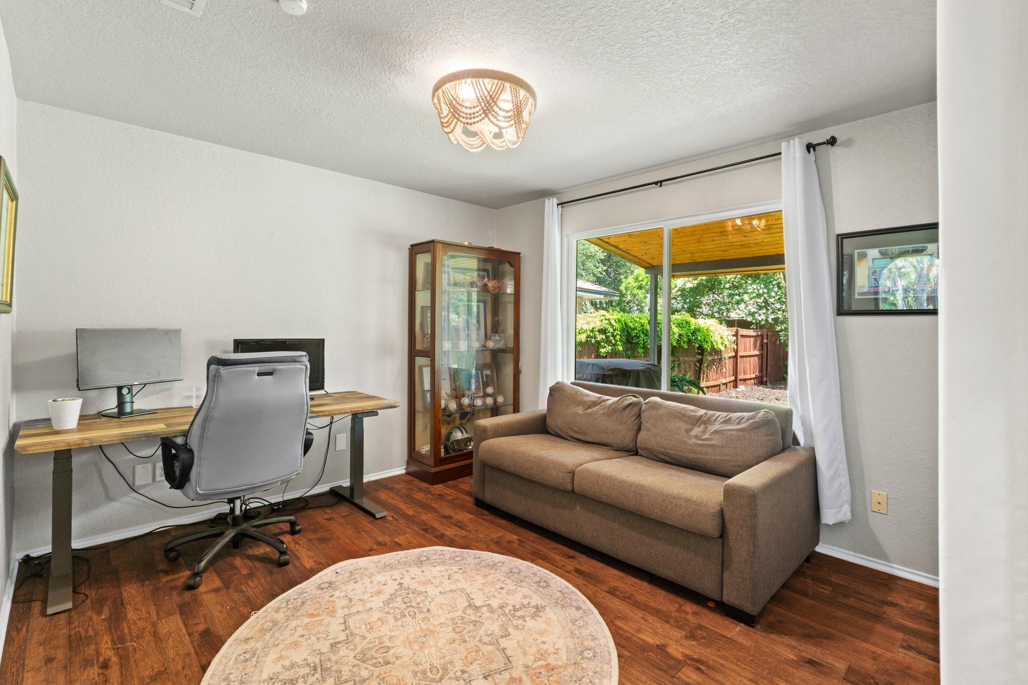 4008 Licorice LN