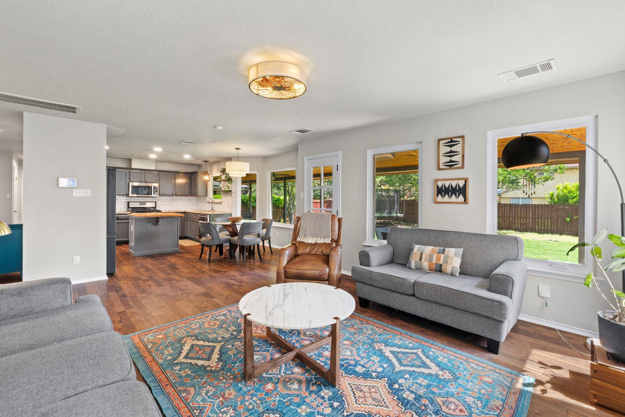 4008 Licorice LN