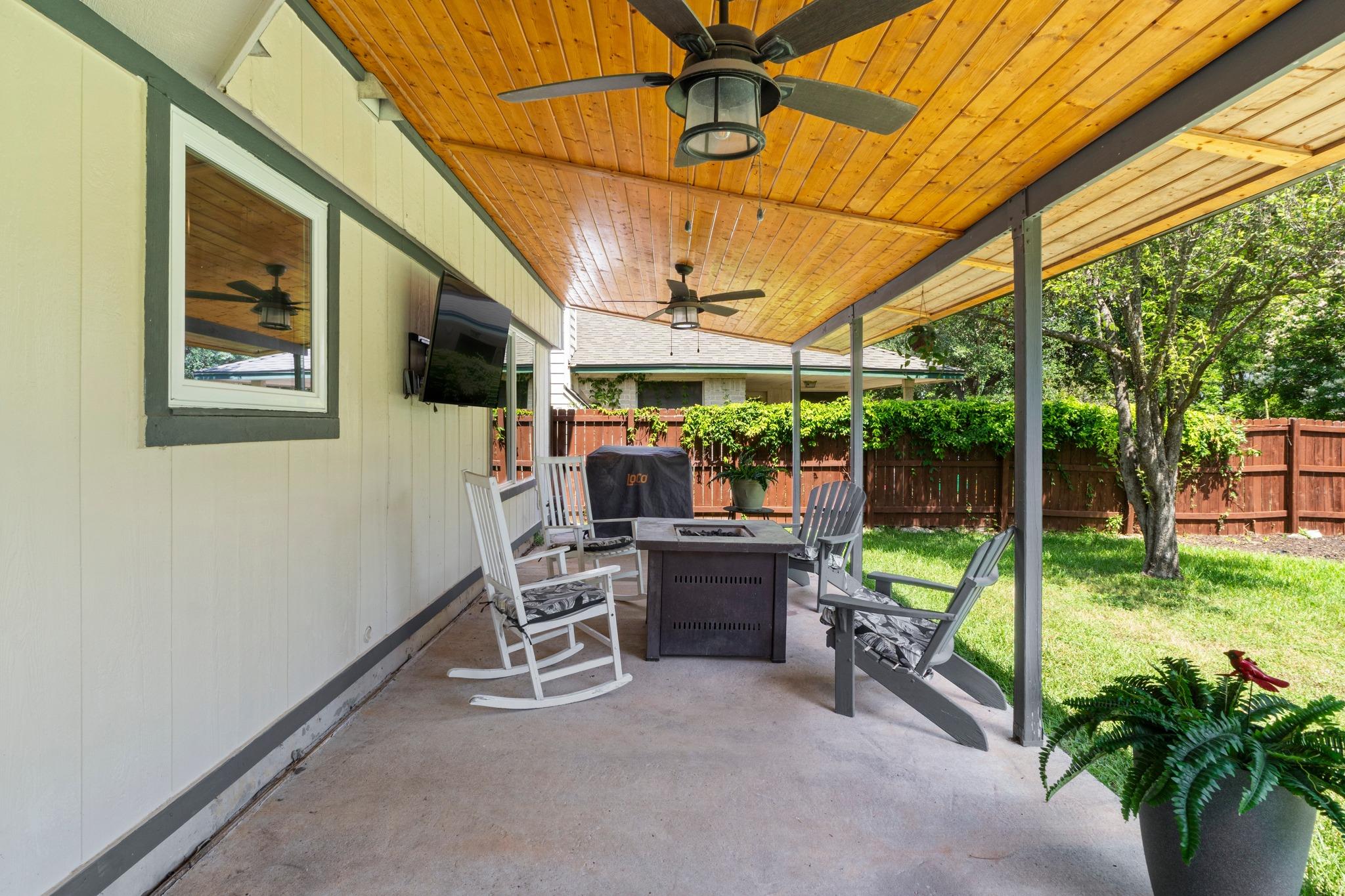 4008 Licorice LN