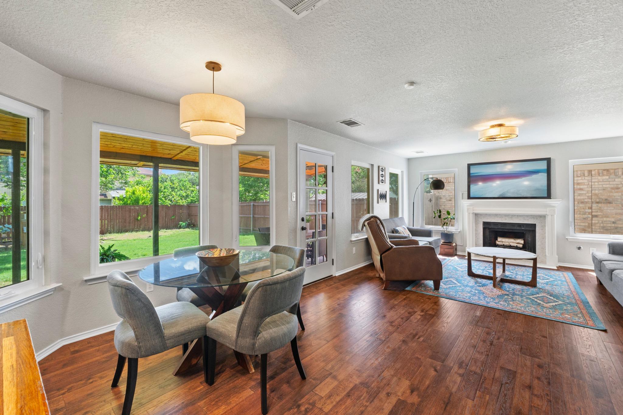 4008 Licorice LN