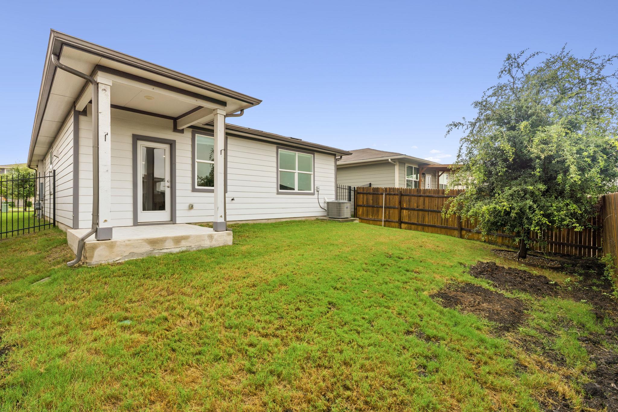 8004 Linda Michelle LN
