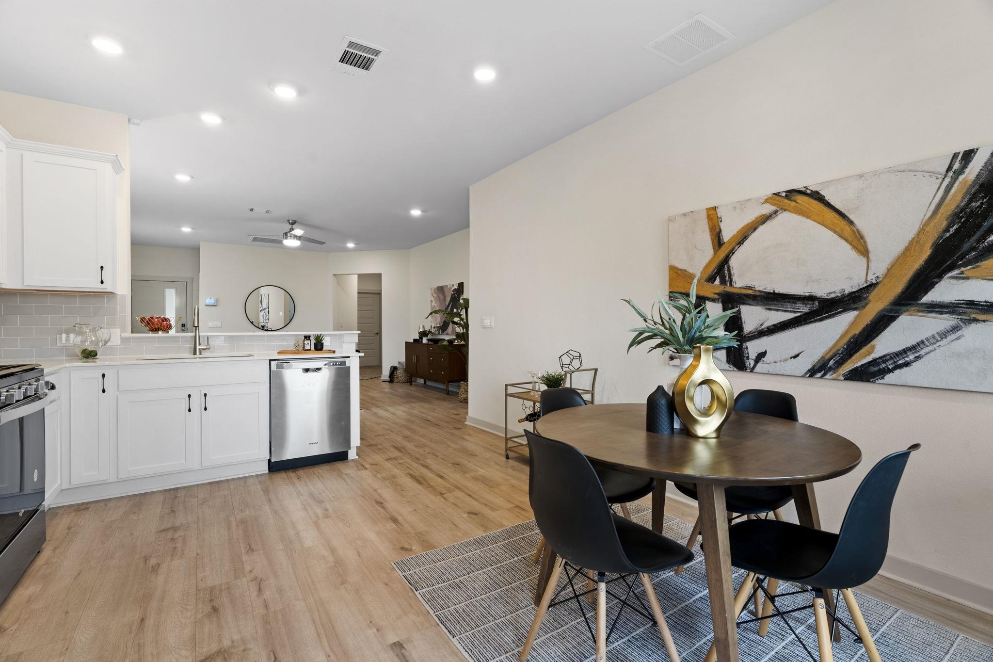 8004 Linda Michelle LN