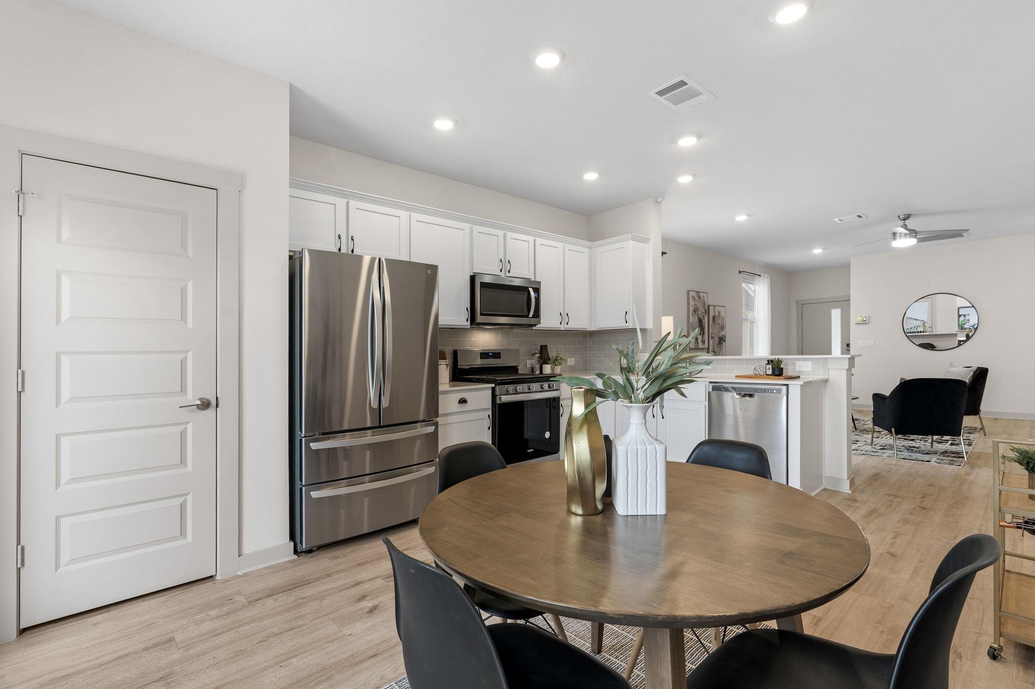 8004 Linda Michelle LN