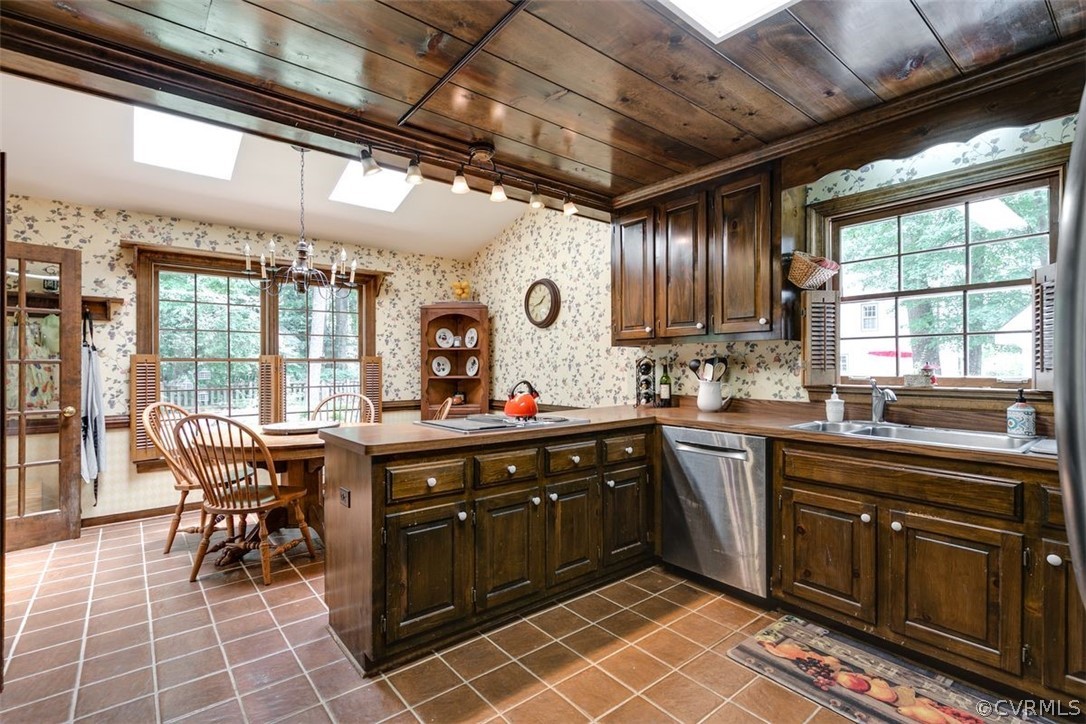 1701 Coachlite Dr
