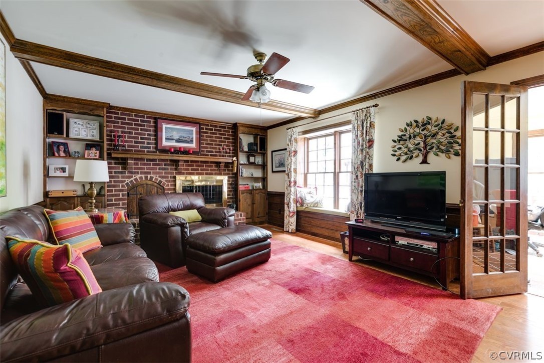1701 Coachlite Dr