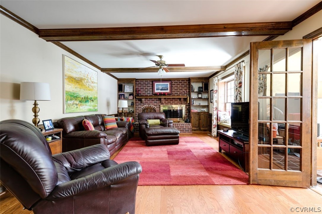 1701 Coachlite Dr
