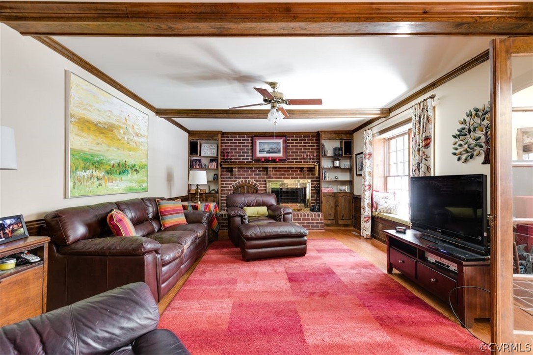 1701 Coachlite Dr