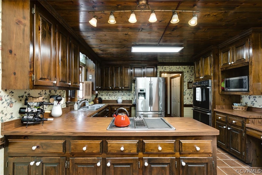 1701 Coachlite Dr