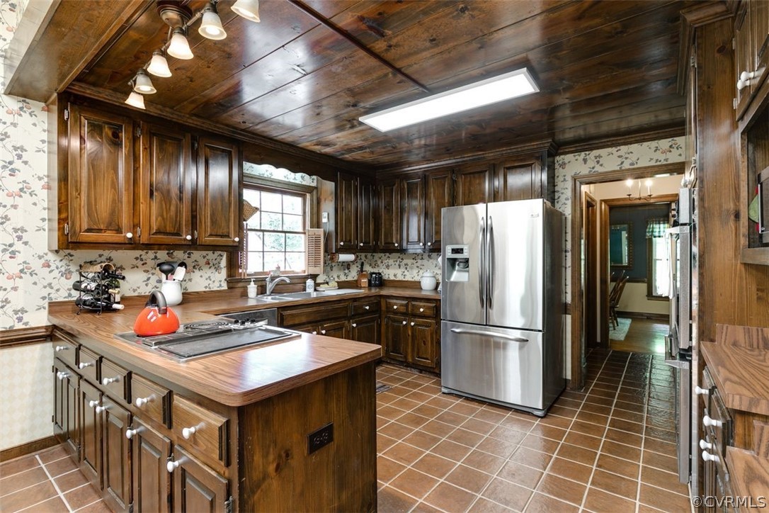 1701 Coachlite Dr