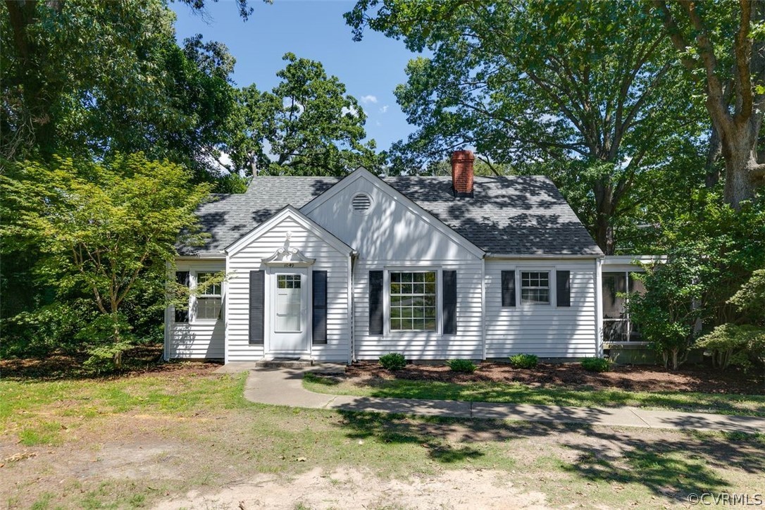 1049 Dixon Dr