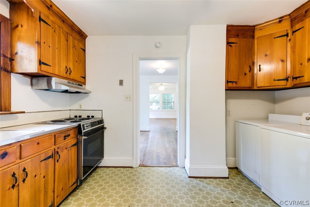 1049 Dixon Dr