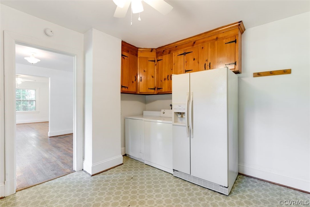 1049 Dixon Dr