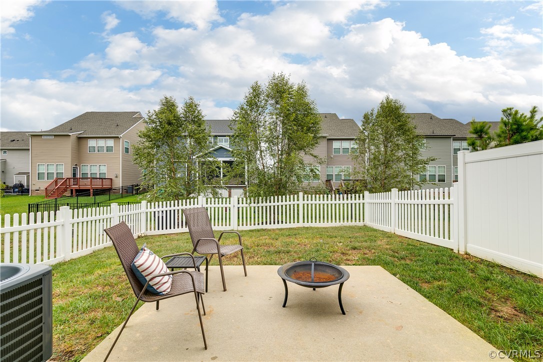 8965 Ringview Dr