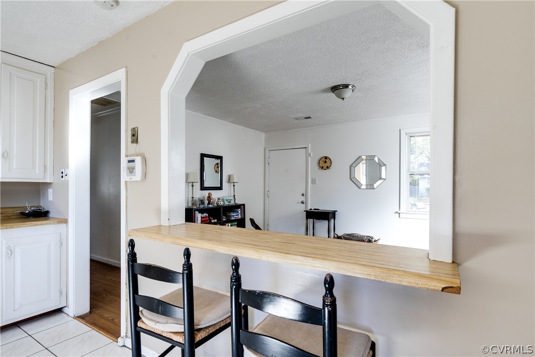 2307 Lenora Ln