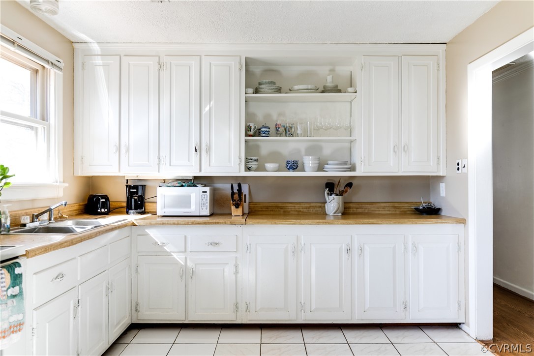 2307 Lenora Ln