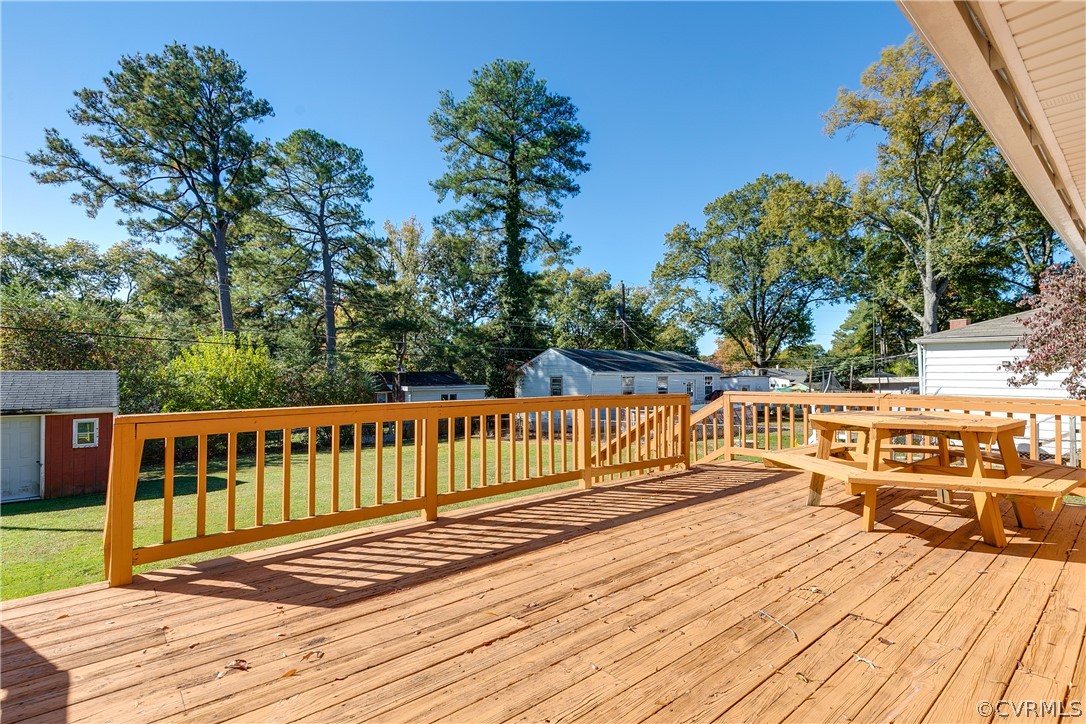 2307 Lenora Ln