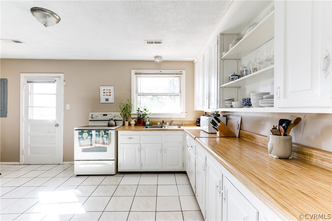 2307 Lenora Ln
