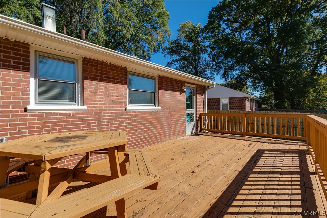 2307 Lenora Ln