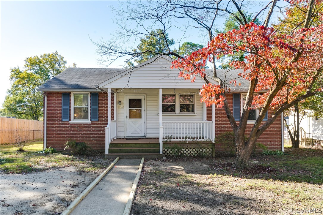 2307 Lenora Ln