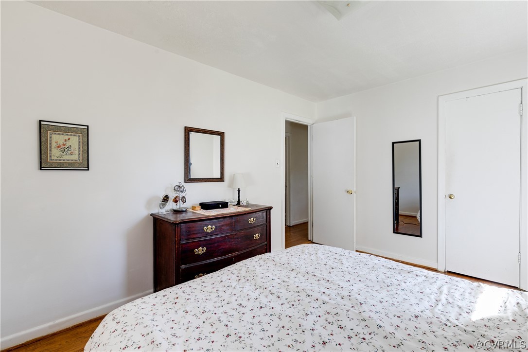 2307 Lenora Ln