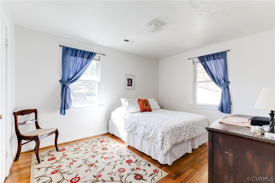 2307 Lenora Ln