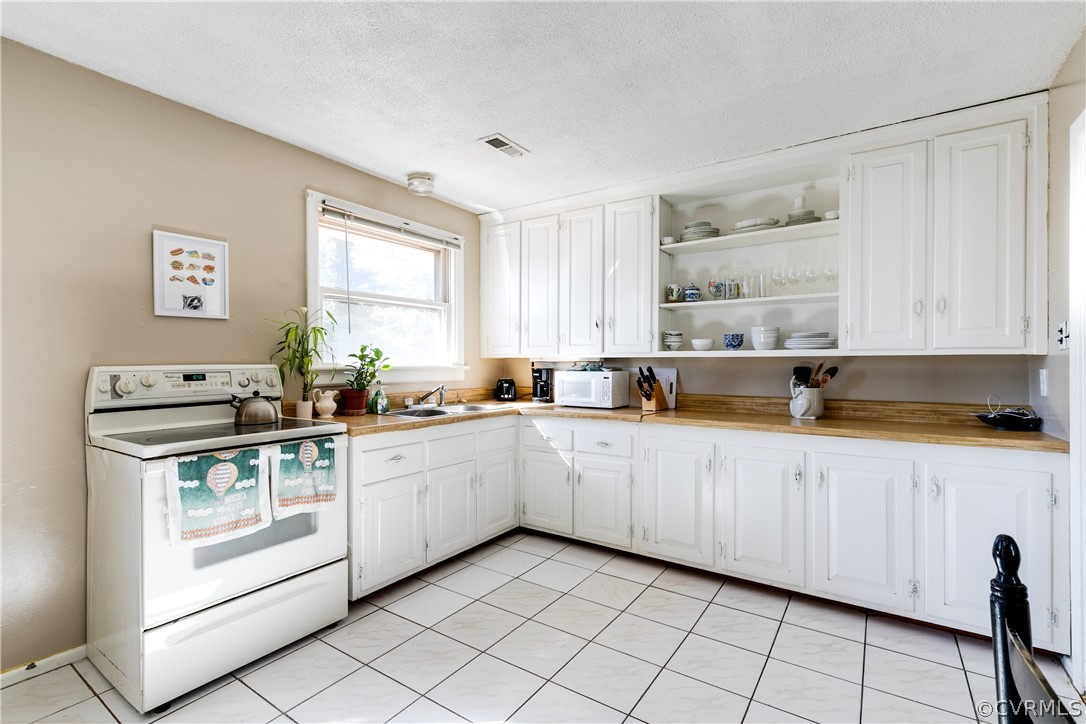 2307 Lenora Ln