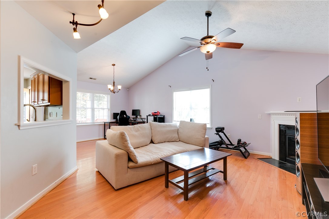 10511 Oakdell Dr