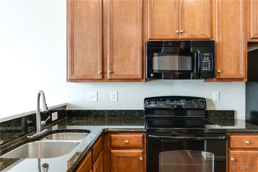 8012 Creekside Village Dr
